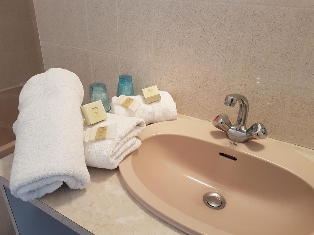 Hotel Le Roudou フエナン エクステリア 写真
